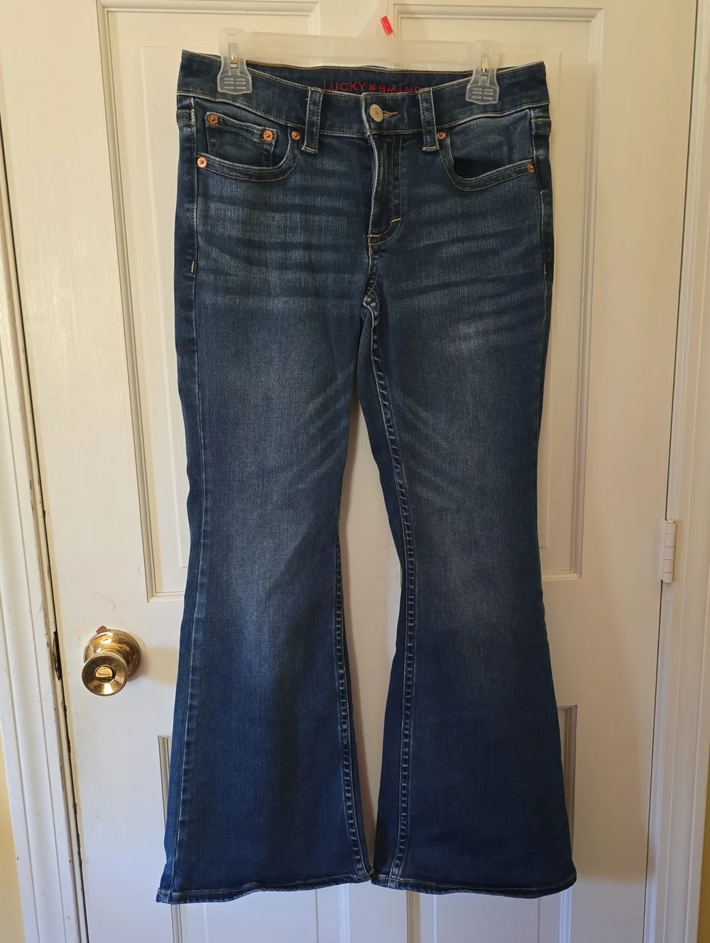 LOVVVE! Lucky Brand Dark Blue Low Rise Flare Jeans Size 8/29R